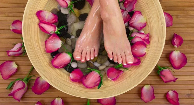 Top Tips on How To Pamper Your Feet