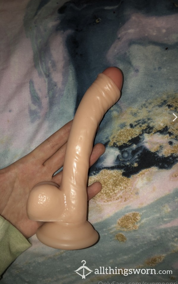 Selling My  Dildo, Who Wants This To Sniff And Lick?! 😏🤤