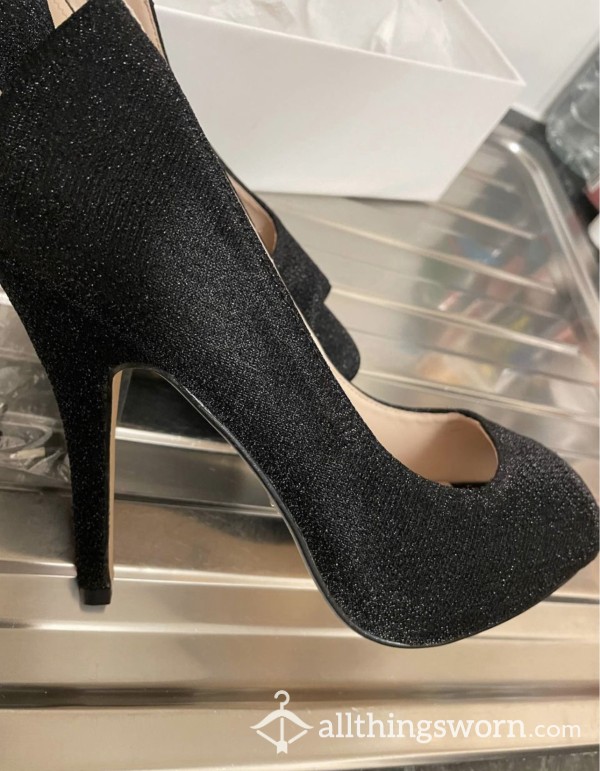 Black Glitter Heels 👠 **PRICE NOT SET- Make An Offer ❤️