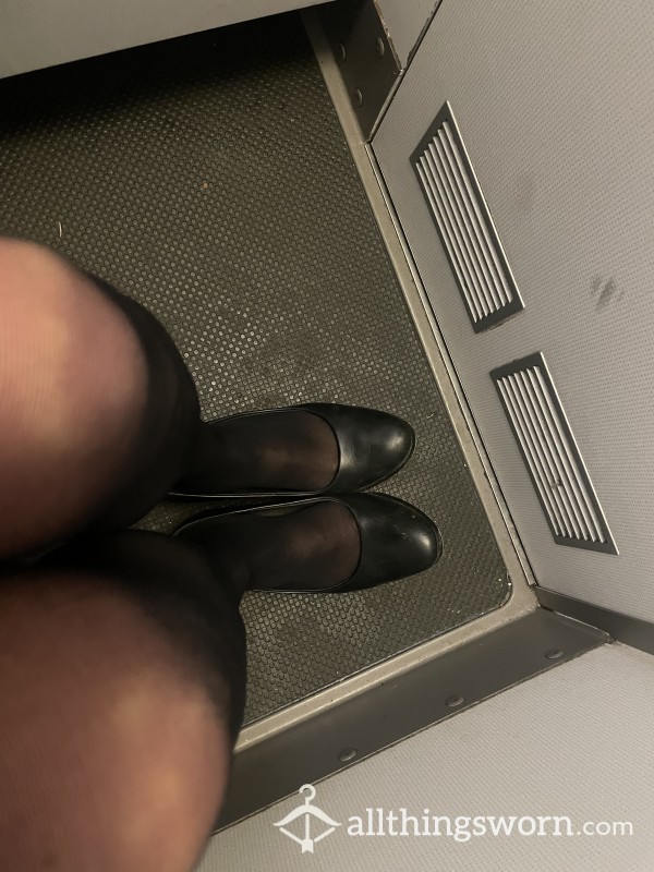 10 Photos Of My Feet & Shoes & Showing Off My Bra Onboard The Aircraft ✈️