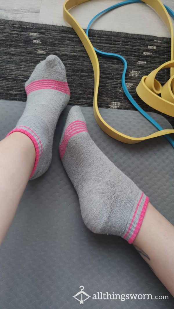 🧦Super Used Grey Gym Ankle Socks, Very Sweaty! 💦🏋️‍♂️