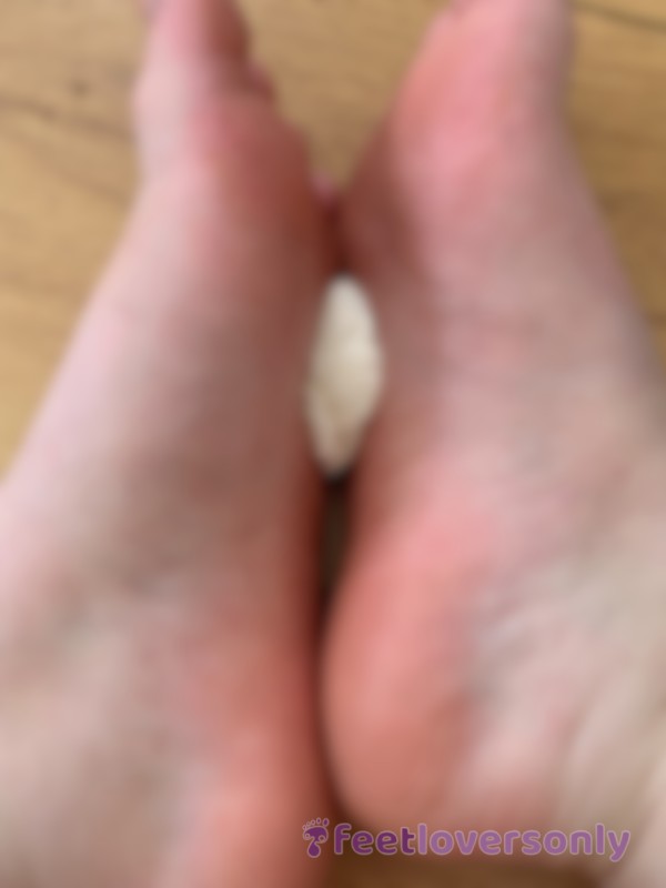 10 PICS [bare Feet And Marshmallow Squishing] Size 5
