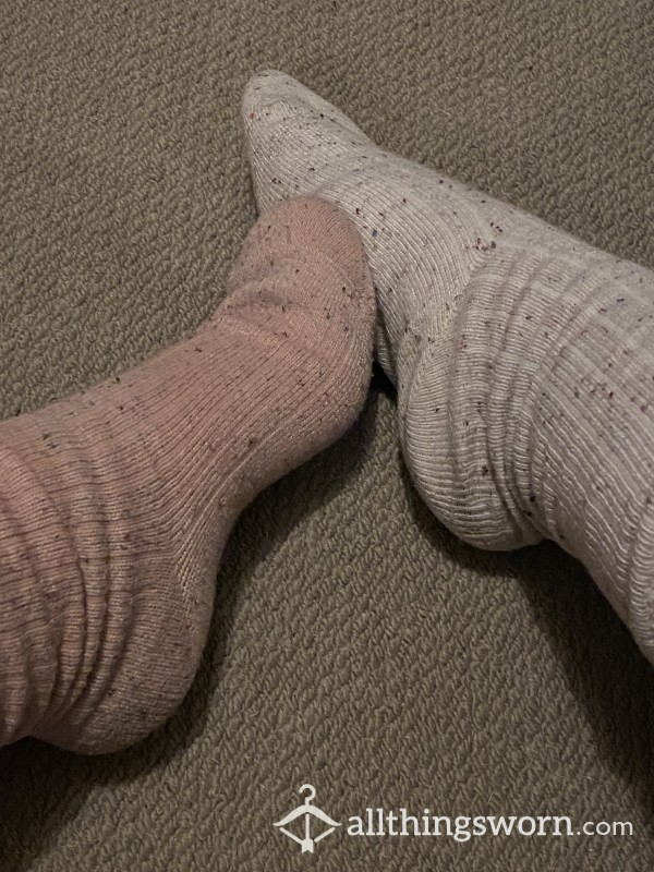 Smelly Winter Socks 🧦 On My Chubby Feet 🦶🏻
