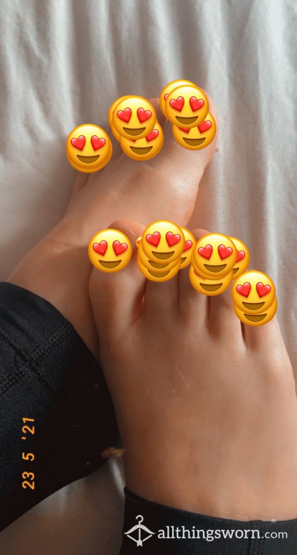 2 Sexy Feet Pictures