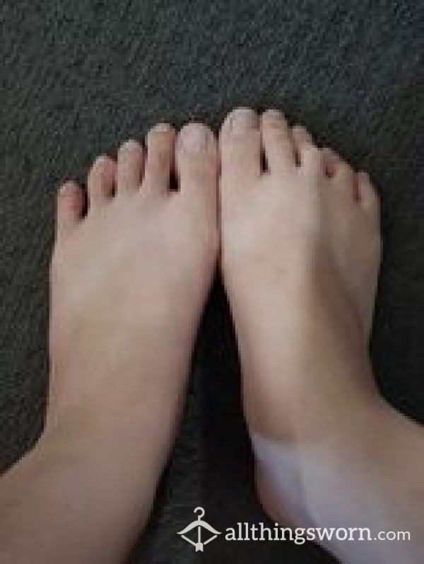 9 Dirty Feet Pics, Front And Back, Size 8/39