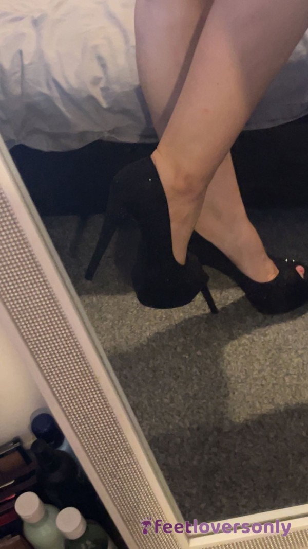 A Picture Of Me In My 6inch Black Birthday Heels