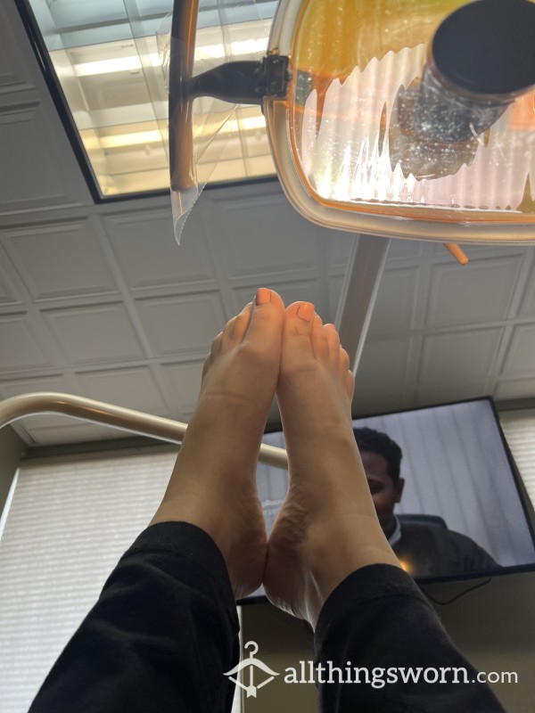 🦶🏼At The Dentist 🪥 🦷 Filming Me Rubbing My Sexy Feet 🦶🏼 Together While My Dentist And Her HOT 🥵 Assistant 🌈 Drill My Cavity! 🦶🏼😈🦶🏼 Almost 3 Minutes Of Great Jerk Off Material!!🦶🏼🤸🏼‍♀️💦