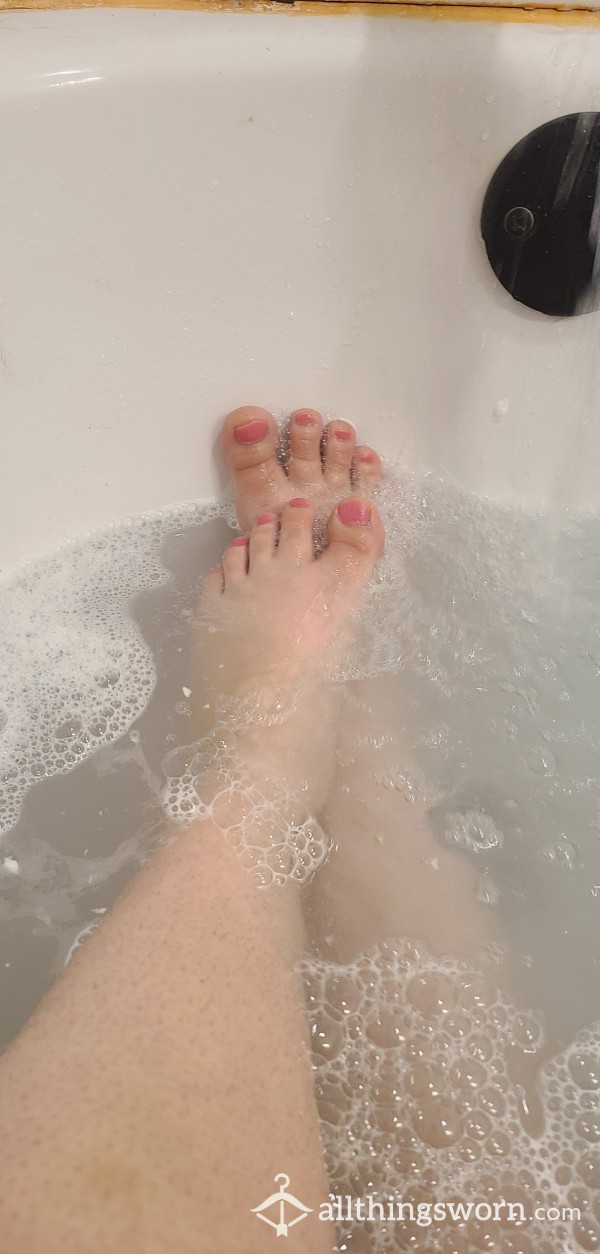 Bathtub Feet Photos