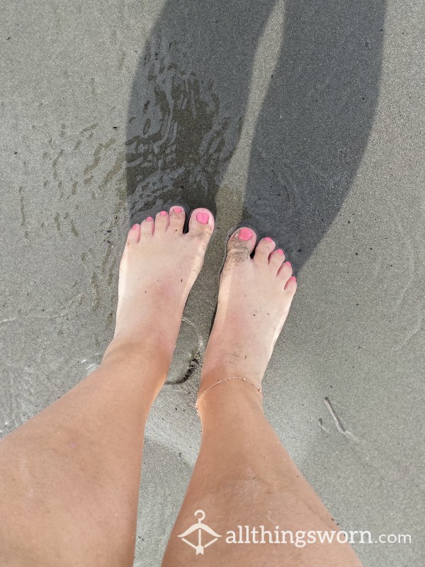 Big Beach Feet 🌊