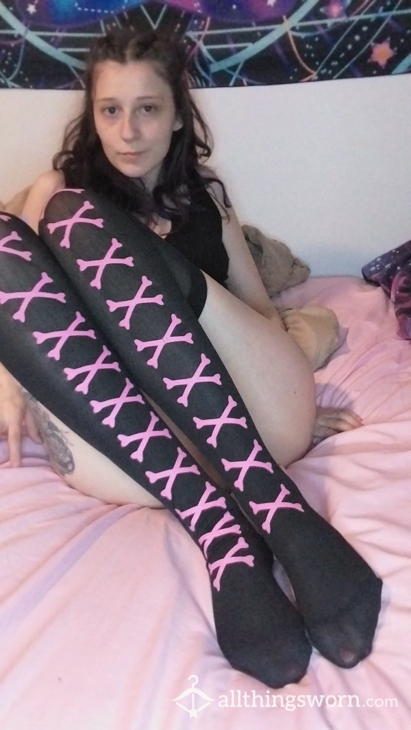 BLACK AND PINK KNEE HIGH TIGHTS WITH PINK BOW