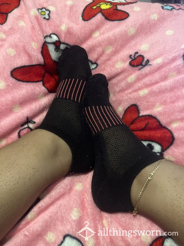 Black And Pink Ribbed Athletic Ankle Socks