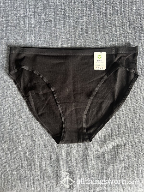 Black Bikini Style Cotton Panties With Wide Gusset.