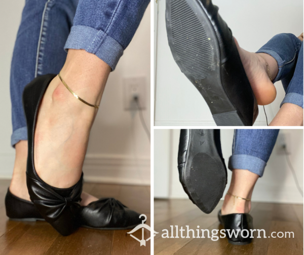 Black Faux Leather Pointed Toe Flats W Bows ~ 3 Days Worn