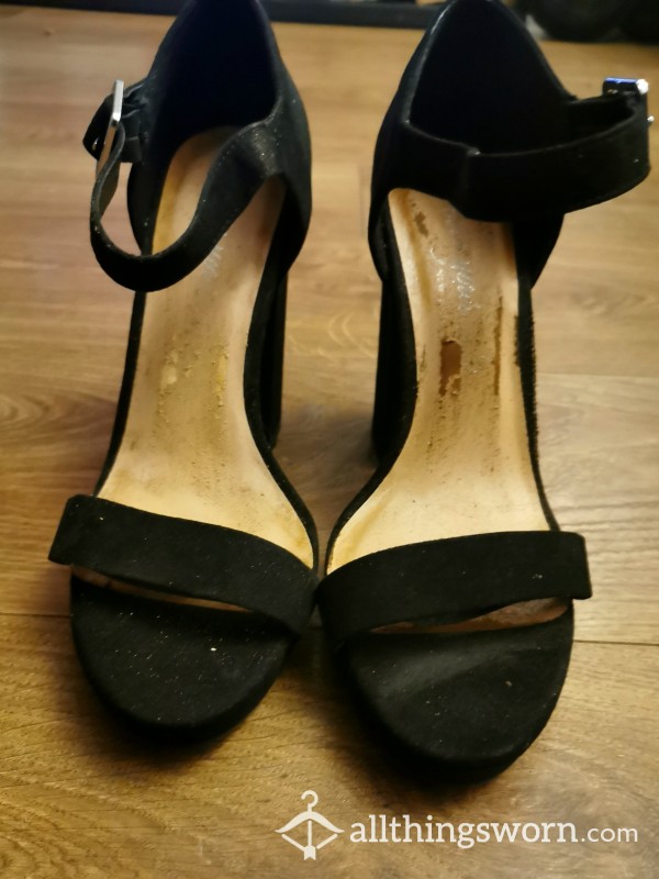 Black High Chuncky Heel Black Strappy Shoe's. Very Well Worn 💯🔥🔥size 6. £30 💋💋