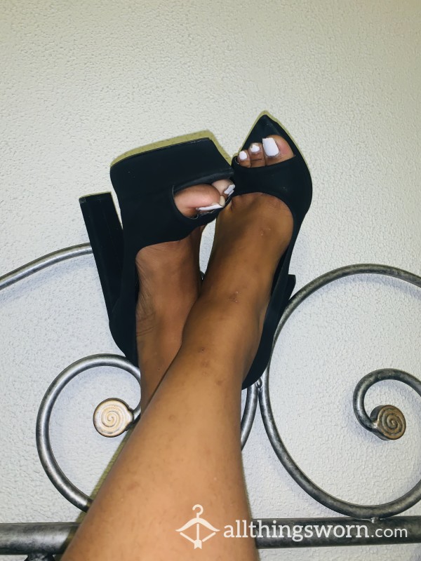 Black High Heels 🖤