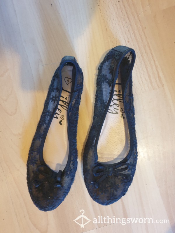 Black Lace  Flat Shoes Well Worn