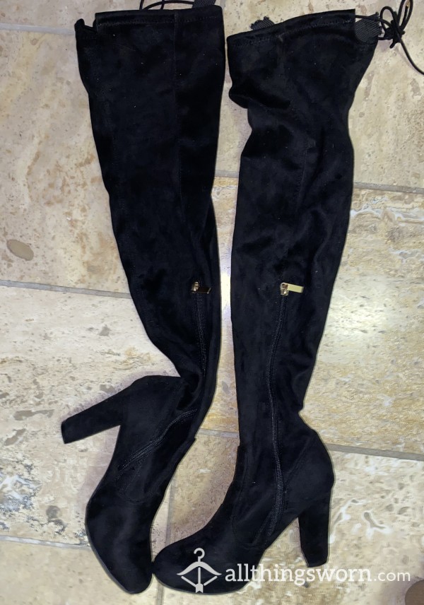 Black Thigh High Boots Worn To Night Clubs