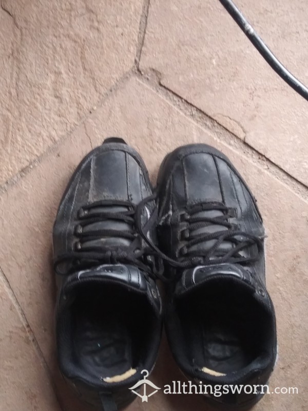 Black Work Shoes Extremely Worn Size 9