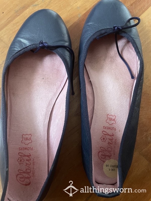 Blue Soft Squishy Flats Nicely Worn And Trodden On 38