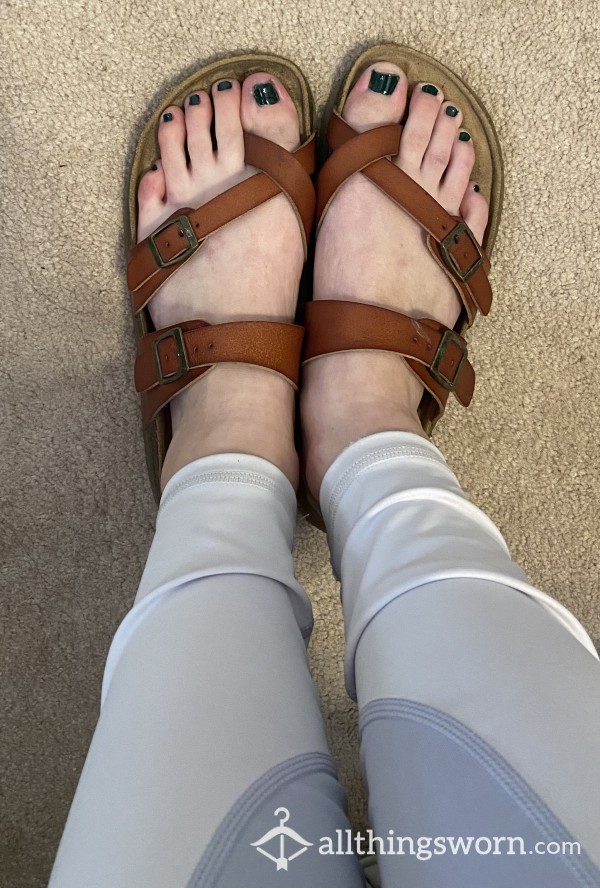 Size 7 Brown Faux Leather Birkenstock-Type Sandals (Full Footprint)