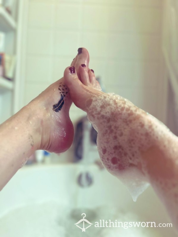 Bubble Bath Feet Photo Sesh
