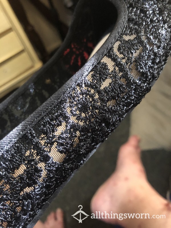 Clean But Smelly Lacy Black Flats Size 12