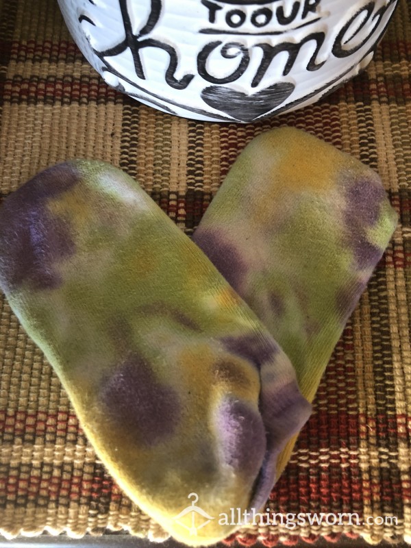COME AND GET THEM!! TYE DYE Socks Available For Wear