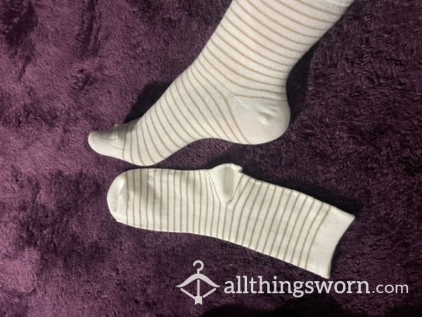 Cotton White And Gold Stripped Socks
