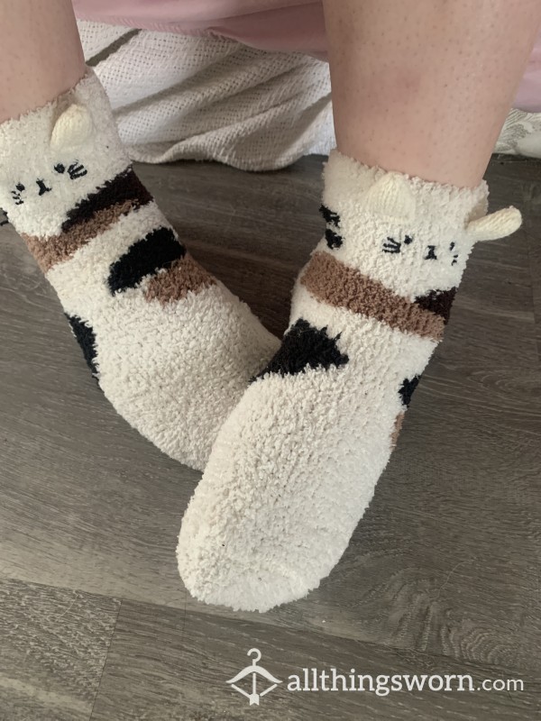 Cute Kitten Fluffy Socks W/ Ears 😻