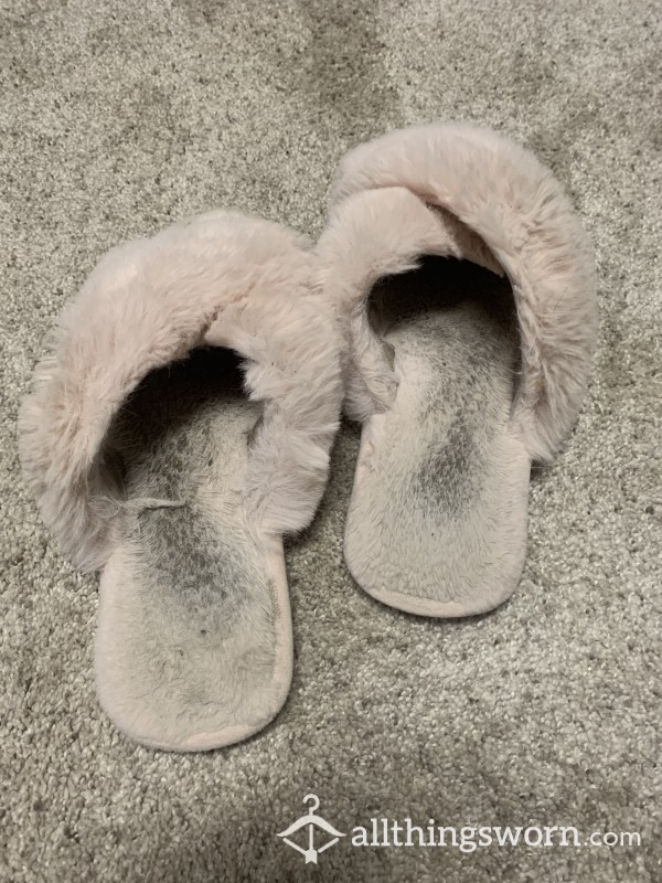 Cute & Pink Fuzzy Slippers
