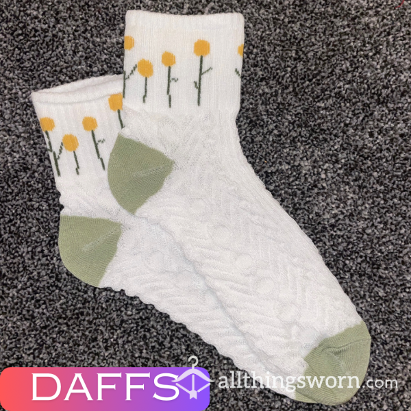 Daffodil White Ankle Socks 🌼 Green Toe And Heel 🟢 1 Day Wear And 1 Workout Included