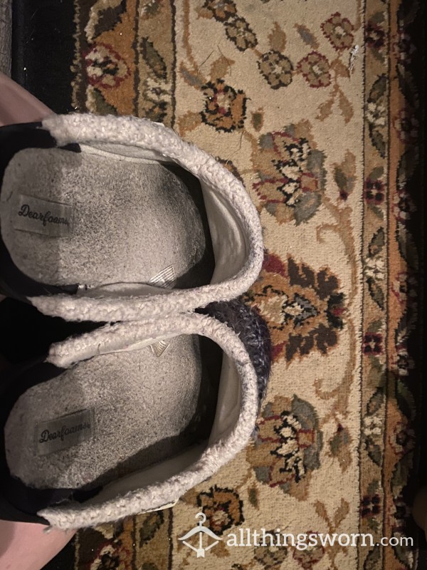Deer Foam Slippers, US11-12, Well-worn