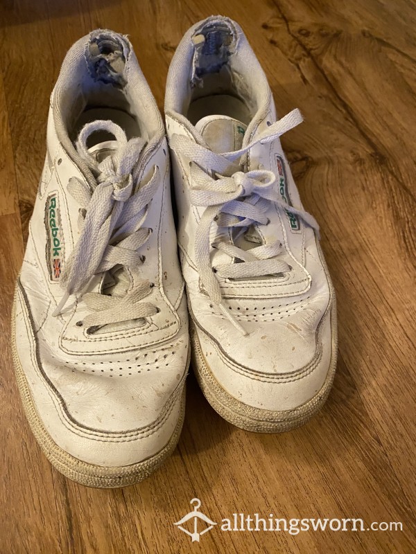 Dirty 5+ Worn Rebook Sneakers