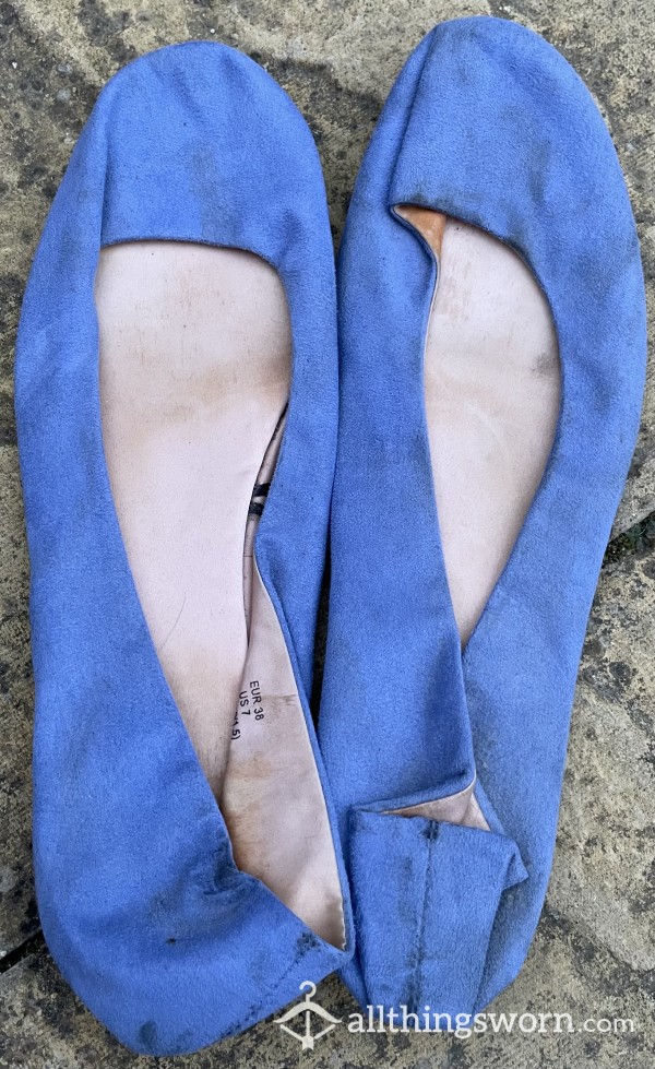 Dirty And Trashed Size 5 UK Blue Flats Pumps 💙