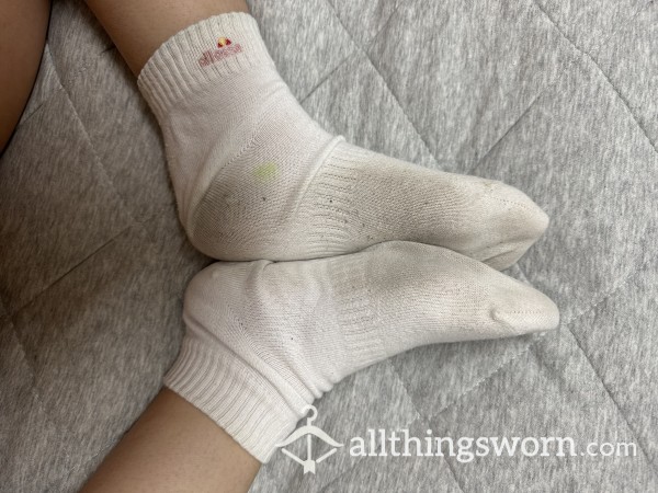 🫶🏻SOLD🫶🏻Dirty High Ankle White Heart Socks