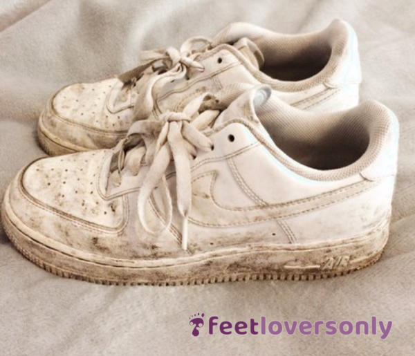 👟 Dirty Old Worn Out Nikes 👟