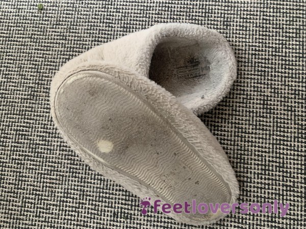 Dirty Used Slippers/ Very Well Worn [ Strong Odour/smelly]