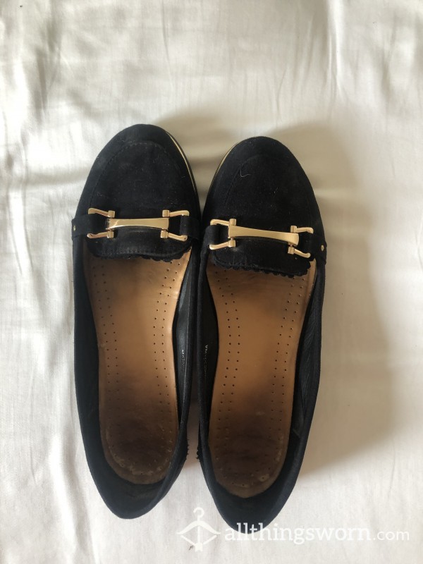Dolly Flat Black Shoes Well-worn