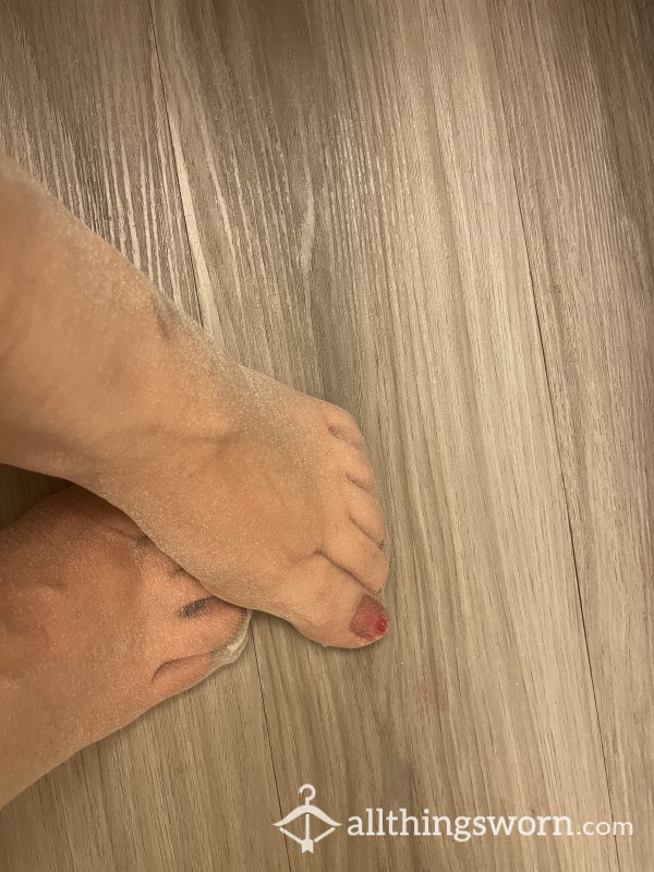 Feet Photos And Nylons