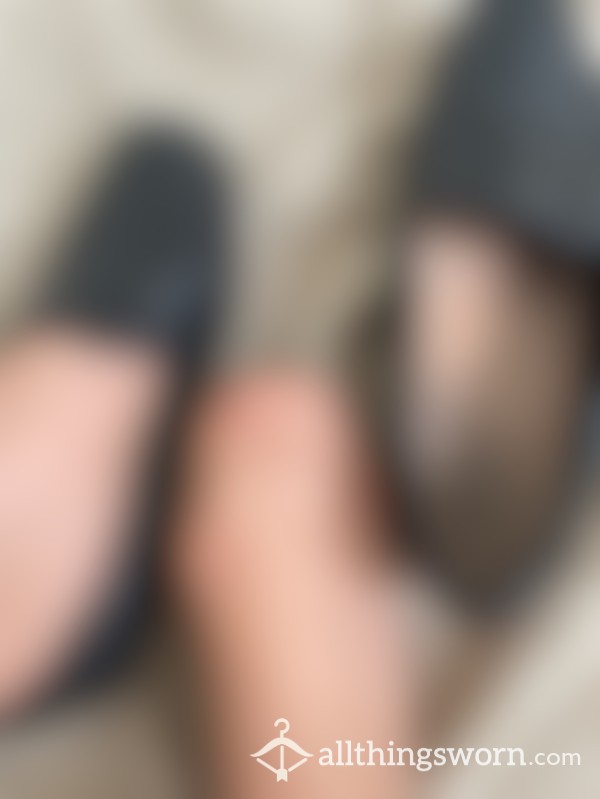 Feet Pics In Cabin Flat Shoes