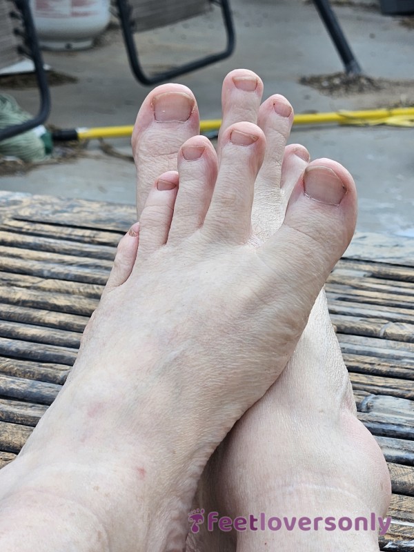 Feety Feet
