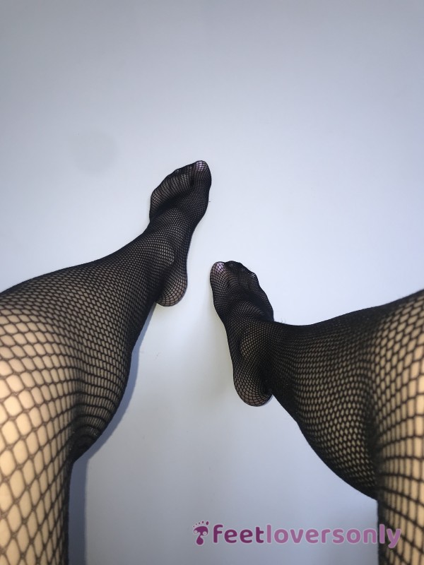 Fishnet Stockings Worn On Small Feet 🦶🏻🥰 For Three Days 🗓 Have An Amazing Scent 👃🏻 And You Will Definitely Like Them 😋😘