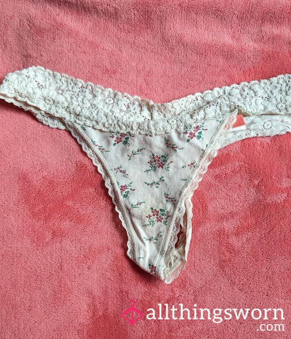 💐🤍Floral Front All Lace Sides And Back Thong 🥵