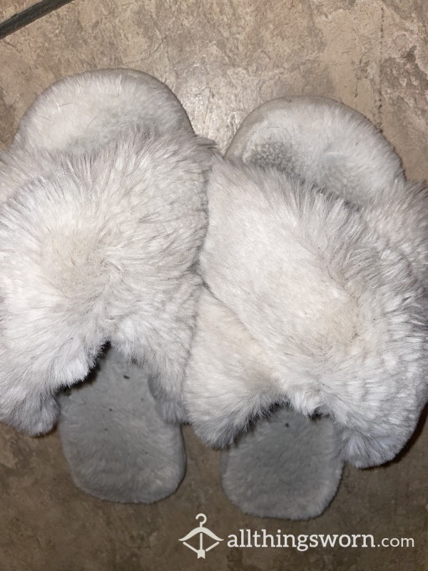 Fluffy Slippers With Toe Prints🥰
