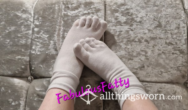 Freaky Toe Socks In White. Worn By Petite Feet Size Uk4 / 37