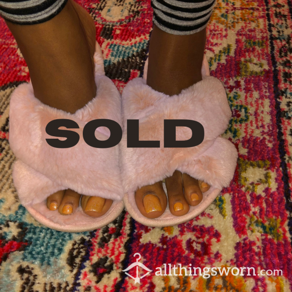 *SOLD* Furry Pink Slip-on Slippers