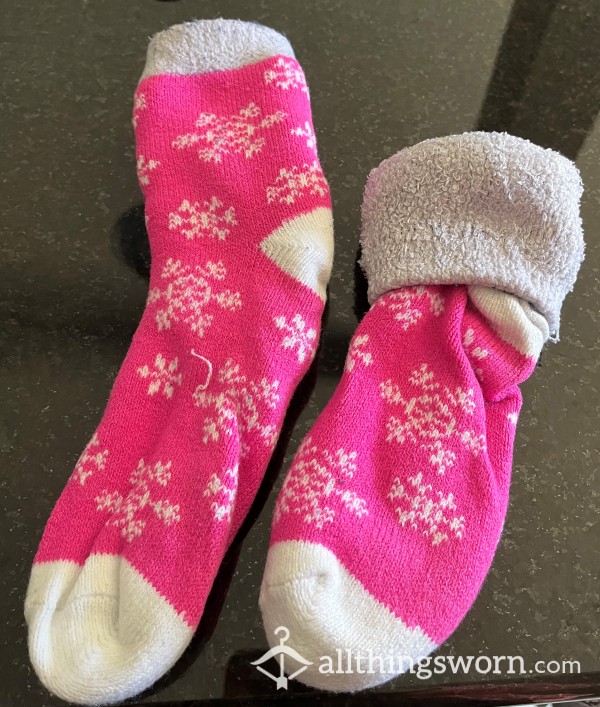 Fuzzy Chunky Warm Winter Socks - Pink And White Snowflake Design - Well Worn - Sz 6.5 - Small