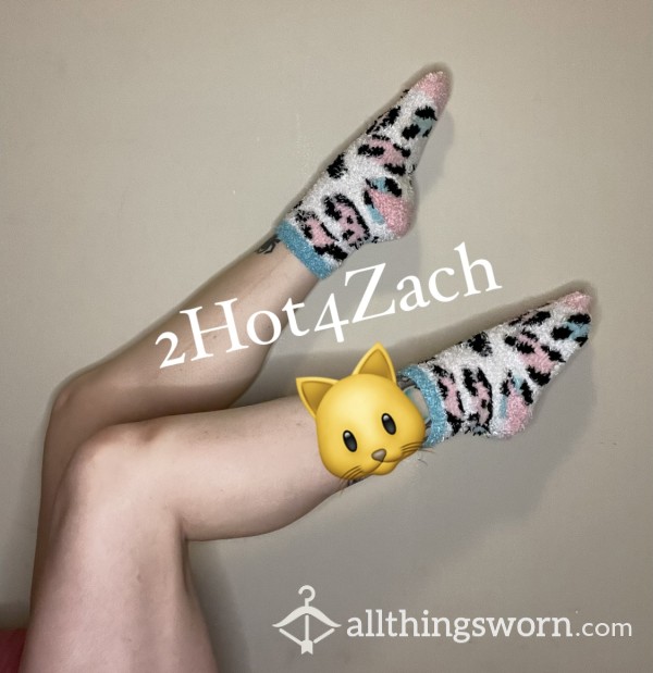 Fuzzy Fantasy Leopard 🐆 Print Socks