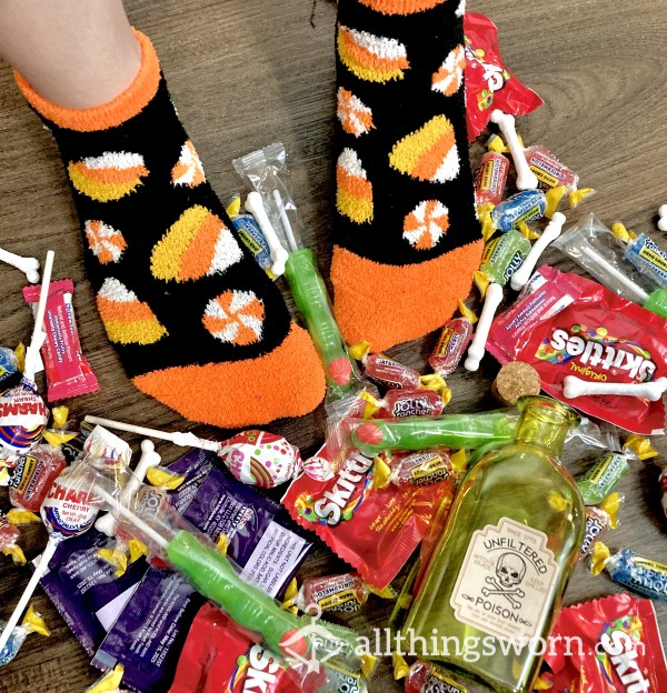 Sweet Feet 🖤 Fluffy Socks Just In Time For Halloween