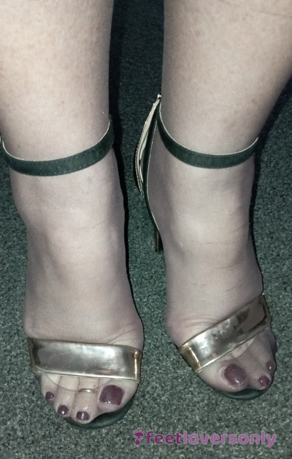Gold Sandals & Purple Toes!